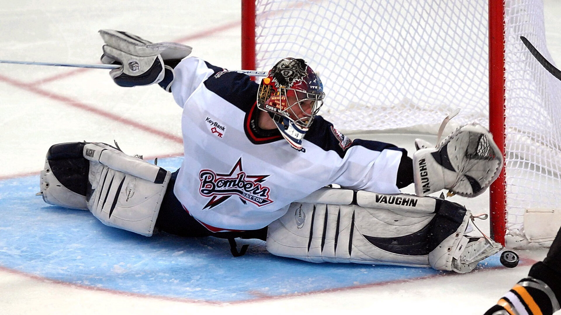 “巴黎4–0横扫皇马,姆巴佩助攻帽子戏法”